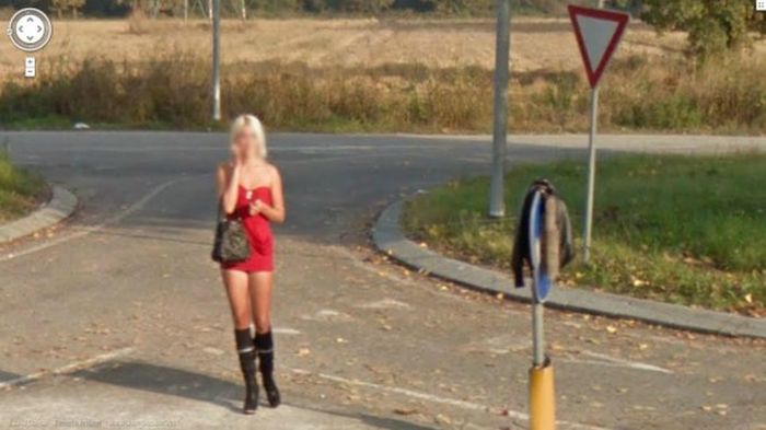 hot_girls_on_google_street_02