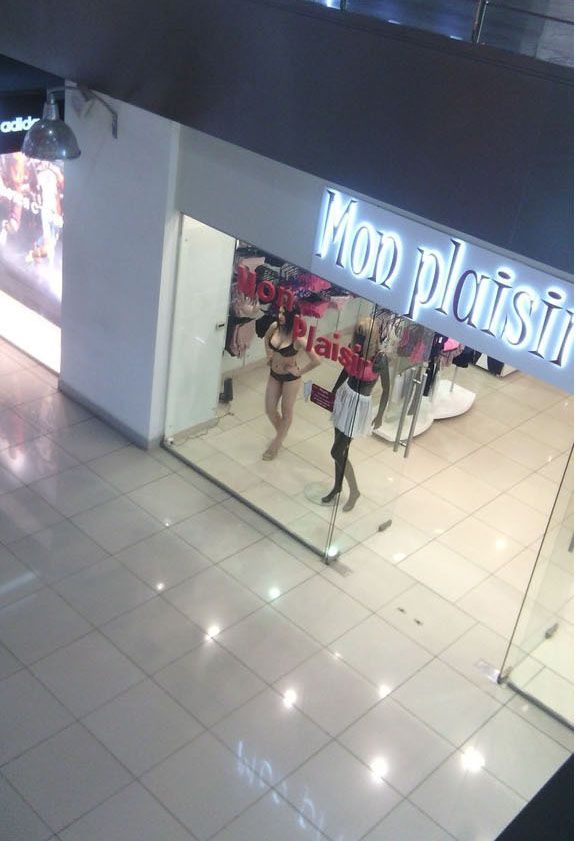 lingerie_live_doll_02