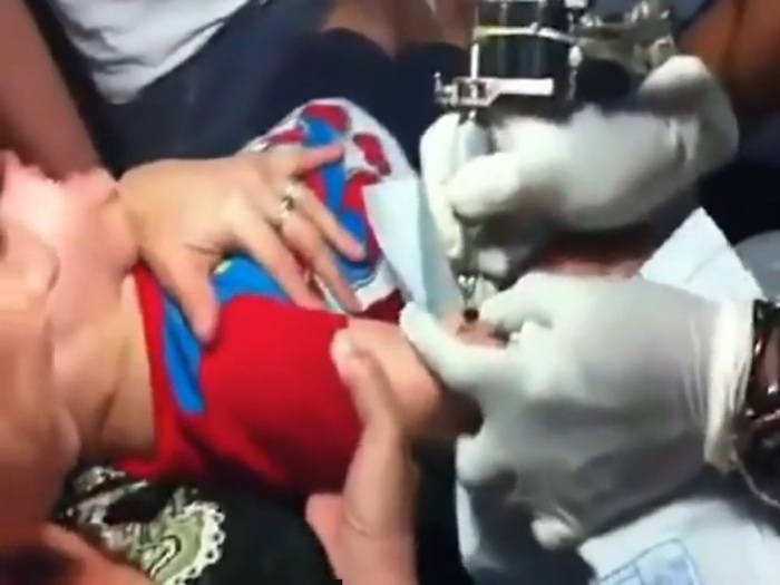 WyFHx8YsnCbuylC1402991142_1402991146