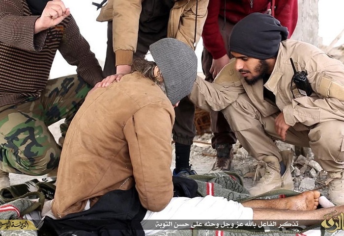 【閲覧注意】イスラム国（ISIS）がゲイのおじさんを見つけたらこうなる…