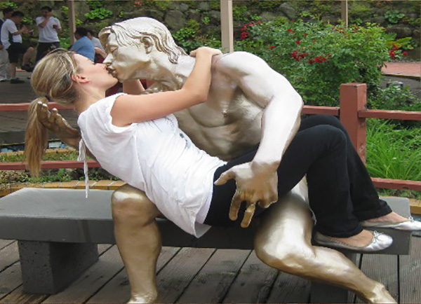 kiss_statue_03