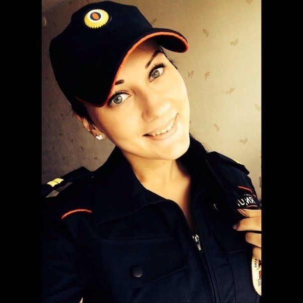 devushki-v-rjadah-policii_04