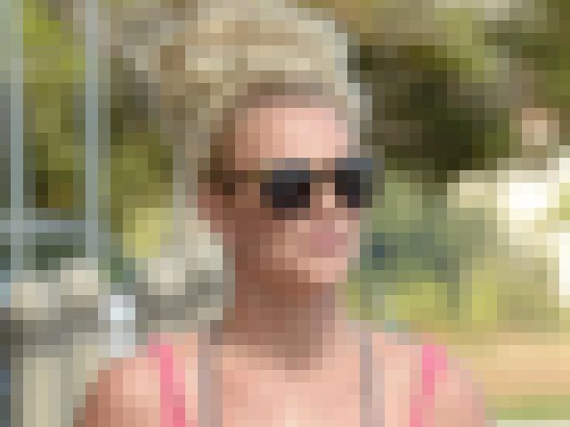 【画像】ブリトニー・スピアーズ、ただの派手なおばちゃんに・・・