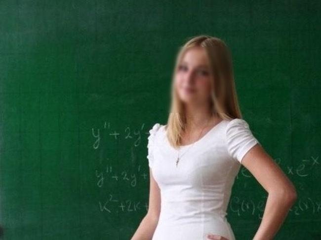 これは可愛い。ロシアに天使みたいな女教師がいて話題に
