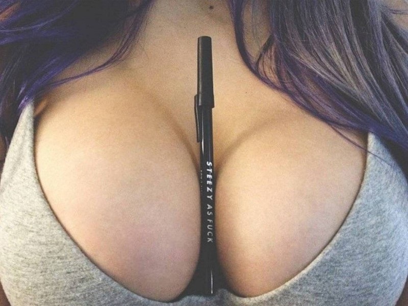 巨乳の女子にはできて、貧乳の女子にはできない事（画像）