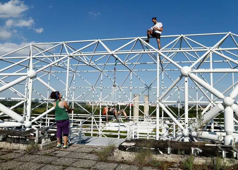 podveshivanie-devushki_10