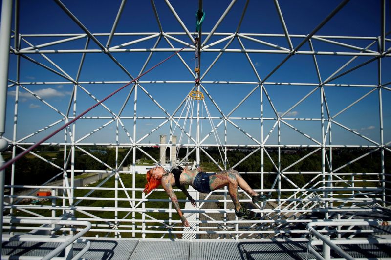 podveshivanie-devushki_13