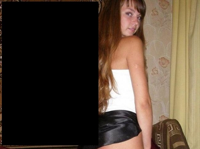 ロシア人美女の自撮りがエロすぎる ⇒ ただし全員の背景に…（画像）