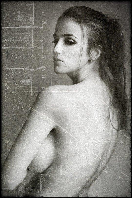 UrodRu20160808red_black_white_08