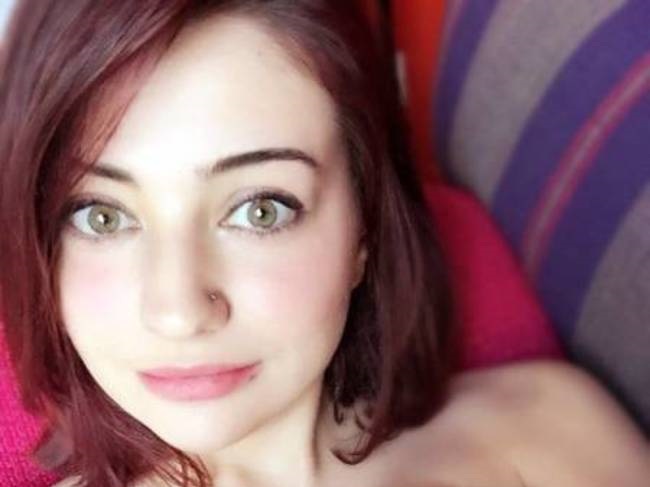 【画像】この美女と向かい合っておっぱい見ない男なんて存在するの？