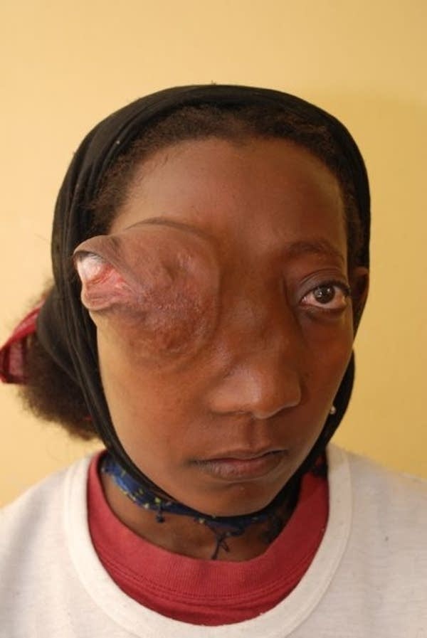 052a46-20080509-frontalshot