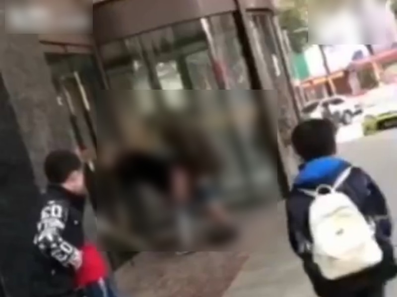 【動画】こんなに勇気あるカップルの ”野外セ○クス” 見た事ない