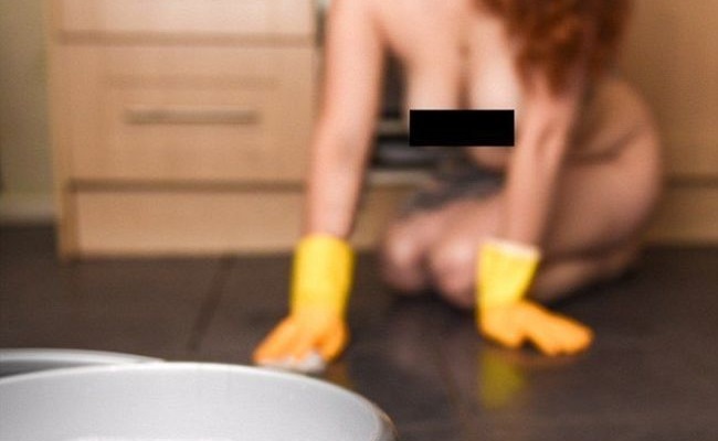 【画像】25歳の女がやってる時給9000円の卑猥な仕事をご覧ください…