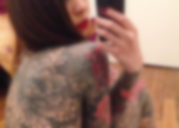 体中に刺青入れてる女・・・（画像）
