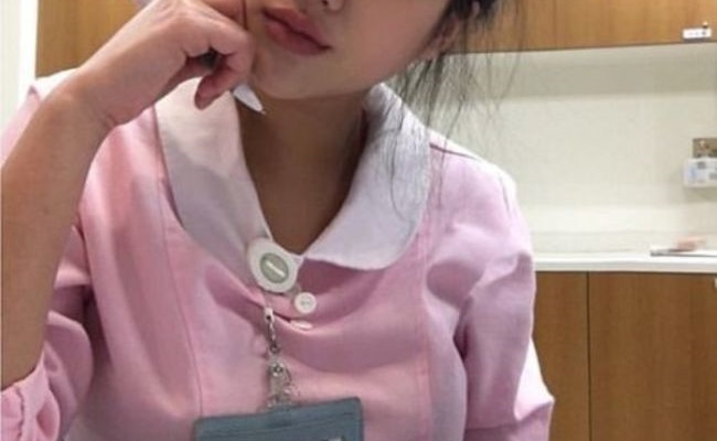【画像】今世界で一番エロいと言われている看護婦さん（23歳）をご覧ください