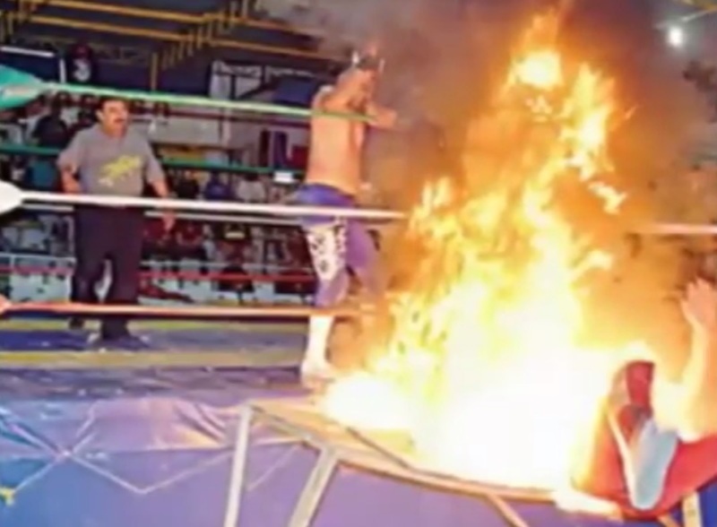 【閲覧注意】プロレスラー、完全にやり過ぎる・・・（動画）