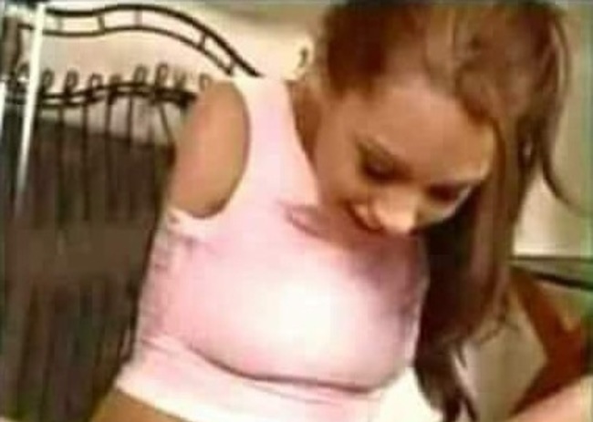 これは凄い画像。女子は本気出せばこんなオ○ニーができるらしい・・・（1枚）