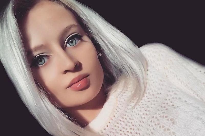 ロシアで「ラブドール（セ○クス人形）」にしか見えない美女が話題に