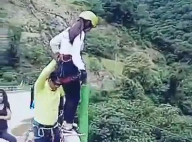 rqthP565_K5hysN1493106965