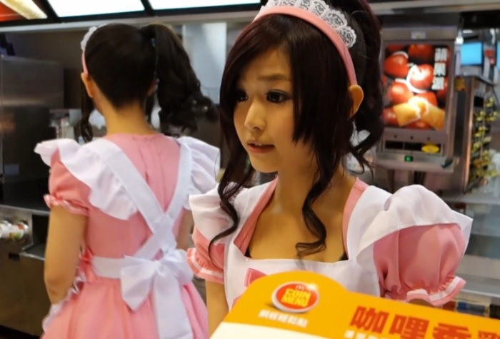 【画像】２年前「めちゃめちゃ可愛い」と話題になったマクドナルド店員さんの現在の姿・・・