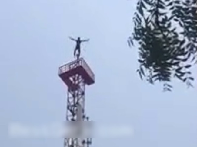 tXTfHiL0V8Ccie31495584531_1495584542