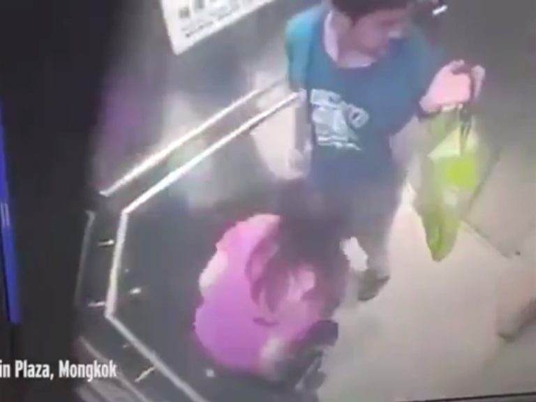 【動画】男友達といるのにマ●コ丸出しになってオシッコしちゃう女・・・