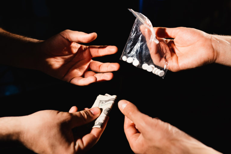 【閲覧注意】10代っぽい少年「麻薬買いませんか？ 麻薬買いませんか？」 ⇒ 結果…