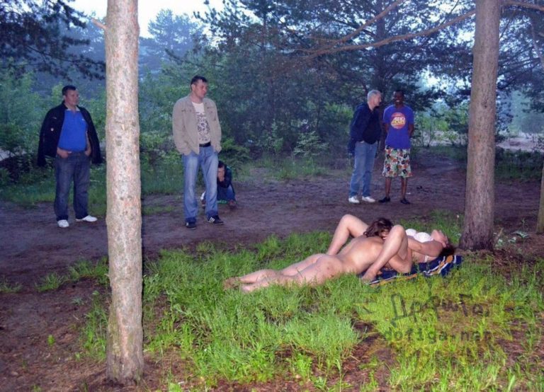 この世が「どこでもセ○クスし放題」になったらこんな光景になるらしい・・・（画像）