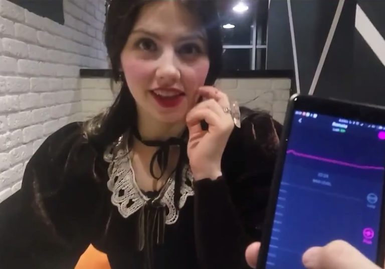 【動画】彼女のパンツにローター仕掛けて外で「ON」にした結果・・・これはエロい