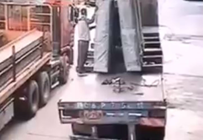 【動画】1トンを超える “ガラス” の運搬作業。これは死んだわ…
