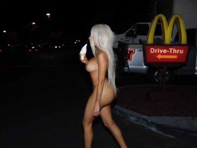 【画像あり】マクドナルドで全裸のセクシー女優が発見されるｗｗｗｗｗｗｗｗ