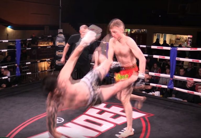 【衝撃映像】ムエタイの試合で世界一かっこいいＫＯが激写され話題に！ 凄ぇえええええ