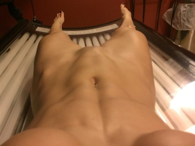 【画像】美人モデル（25）、全裸写真、セックス後の画像まで流出し終了…