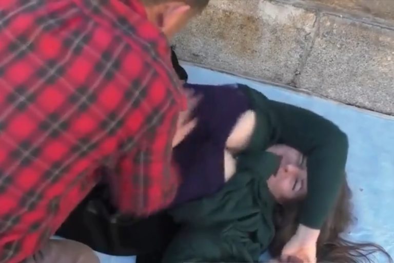 【エロ注意】女性のお尻、股、胸を重点的にマッサージする整体師ｗｗｗｗｗｗ
