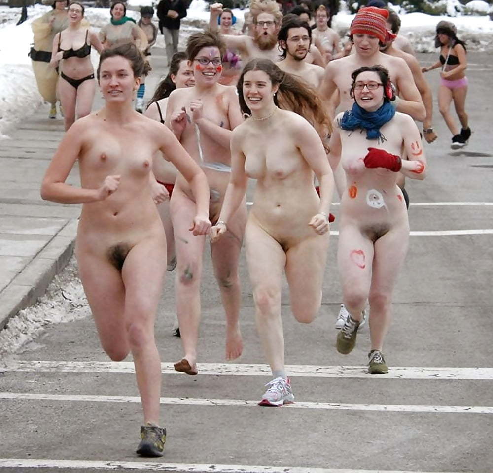 ヌード　マラソン 画像】大学で行われた「全裸マラソン」、おっぱいとマ○コ見放題 ...