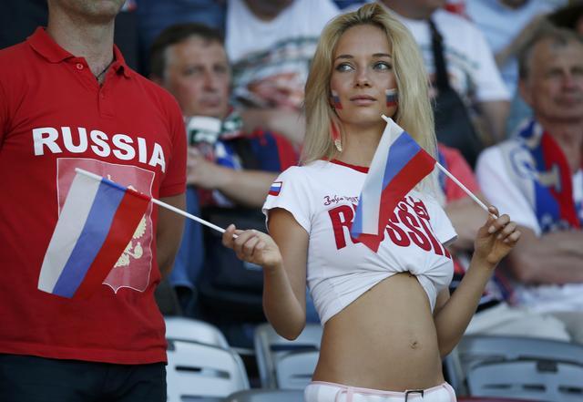 【画像】ワールドカップ開幕直前！ ロシアの美女サポーターがこんなエロいって知ってた？（20枚） ポッカキット 