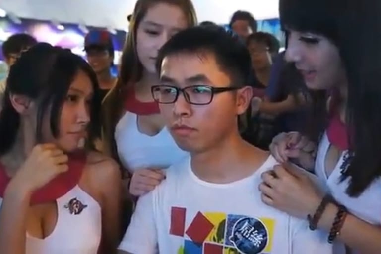 【超絶悲報】ゲーマーさん、”このレベルの彼女” をゲームのため振ってしまう…（画像あり）