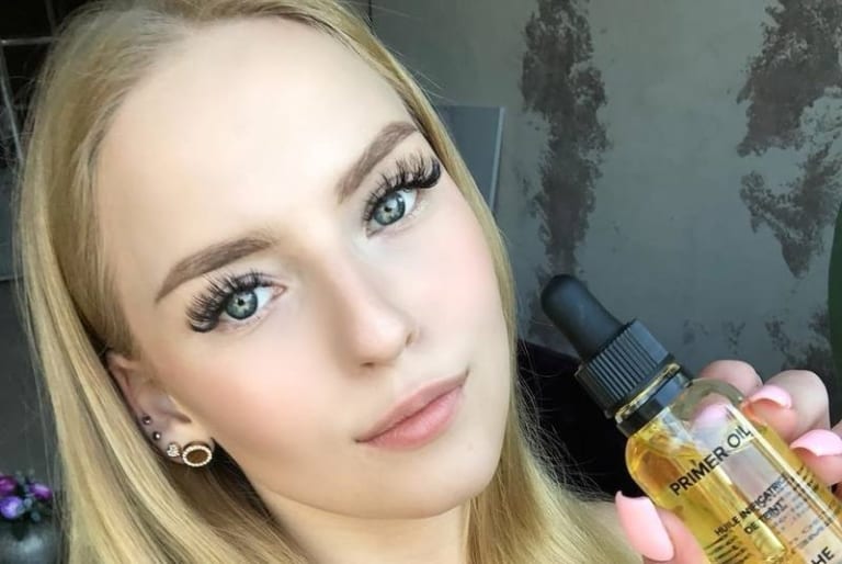 【画像】女教師さん、インスタで全男子生徒にオカズを提供してしまう…