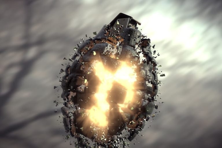 【閲覧注意】2019ダーウィン賞（世界一ヒドい死に方）候補動画、「手榴弾で遊んでいたバカ」