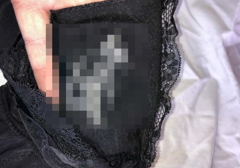 【画像】嫁のパンティーのクロッチ部分がこうなってました。やはり浮気でしょうか？