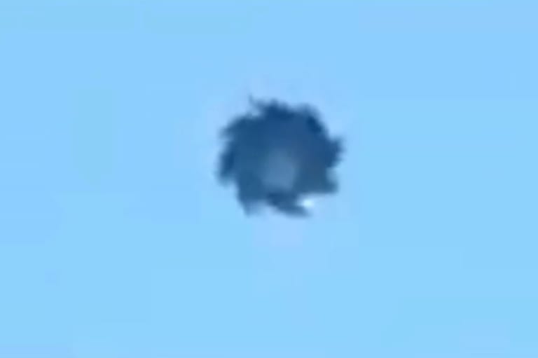 【速報】海外でUFO（エイリアンの乗り物）が撮影されたけど、これヤバくない？