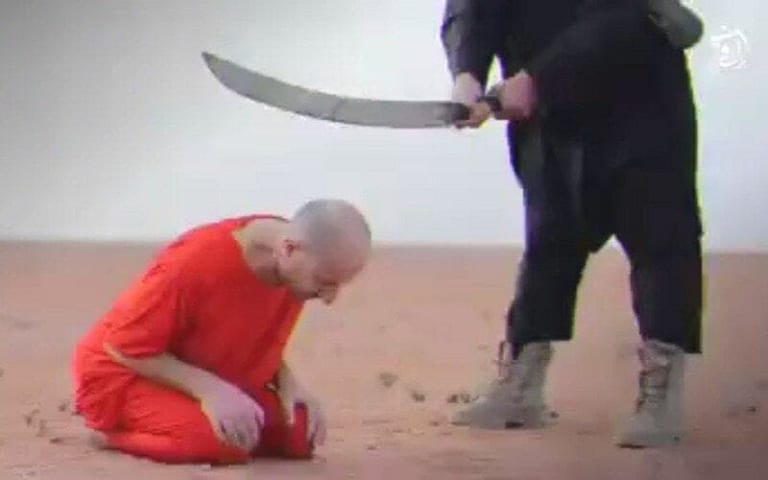 【超！閲覧注意】斬首された男性、なぜか生き延びてしまう・・・（動画あり）