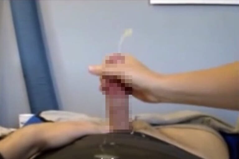 【動画あり】自宅に外国人デリヘル嬢を呼んだ男、物凄い量射精してしまうｗｗｗｗｗ