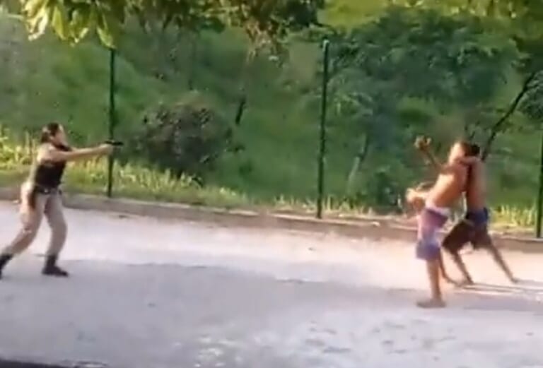 【閲覧注意】ブラジルギャング「女警察官やんけ！ふざけたろｗｗｗ」⇒ 結果