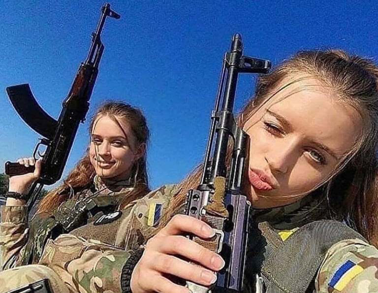 【閲覧注意】ウクライナの女性兵士がガチの戦場に出陣した結果・・・（画像あり）