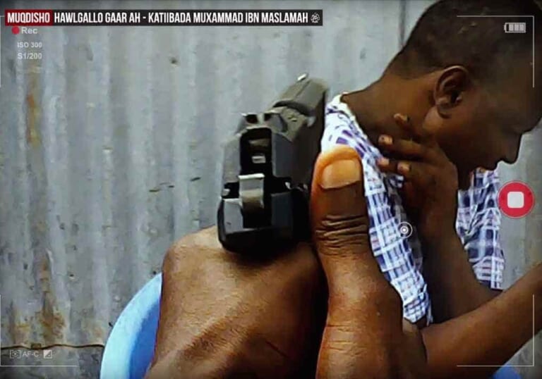 【閲覧注意】ISIS、あの ”伝説の処刑” を再び実行・・・世界が震えてる最新動画