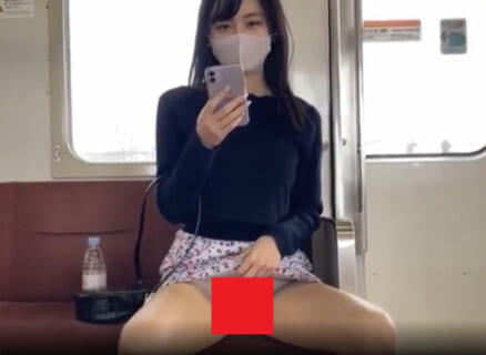 【動画】日本の電車で100％その日にセ○クスできそうな超ビッチ女が激写され話題に