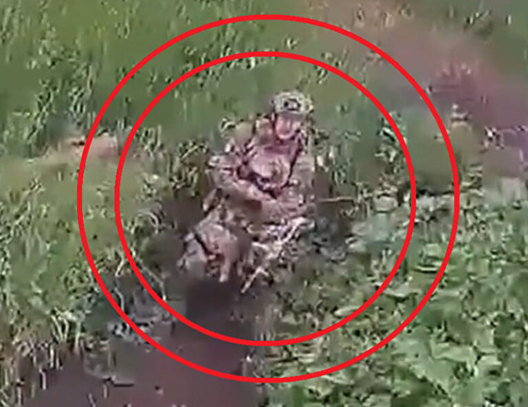 【閲覧注意】ウクライナ軍が開発したロシア兵を100％殺せる武器、凄すぎる（実際の動画あり）