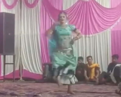 【閲覧注意】インドの村で踊る女ダンサー ⇒ 5秒後クッソ怖い殺され方します…