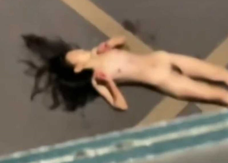 【閲覧注意】全裸で飛び降り自殺した女の子、エライ事になる（画像あり）